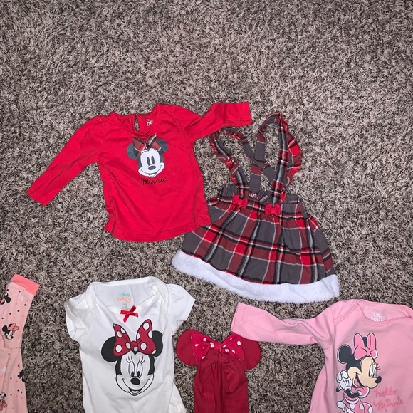 Bundle of Minnie Mouse/Baby Disney clothes and sleeper! 9 items in size 6-9 mos! - Picture 4 of 5
